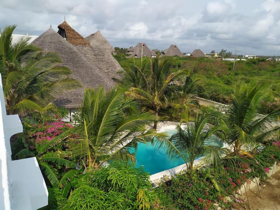 Twiga House Resort Piscina ☆☆☆☆☆ Pearl Beach Watamu Ngoại thất bức ảnh