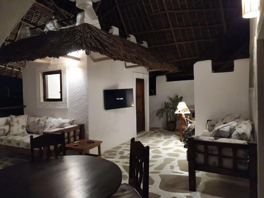 Twiga House Resort Piscina ☆☆☆☆☆ Pearl Beach Watamu Ngoại thất bức ảnh
